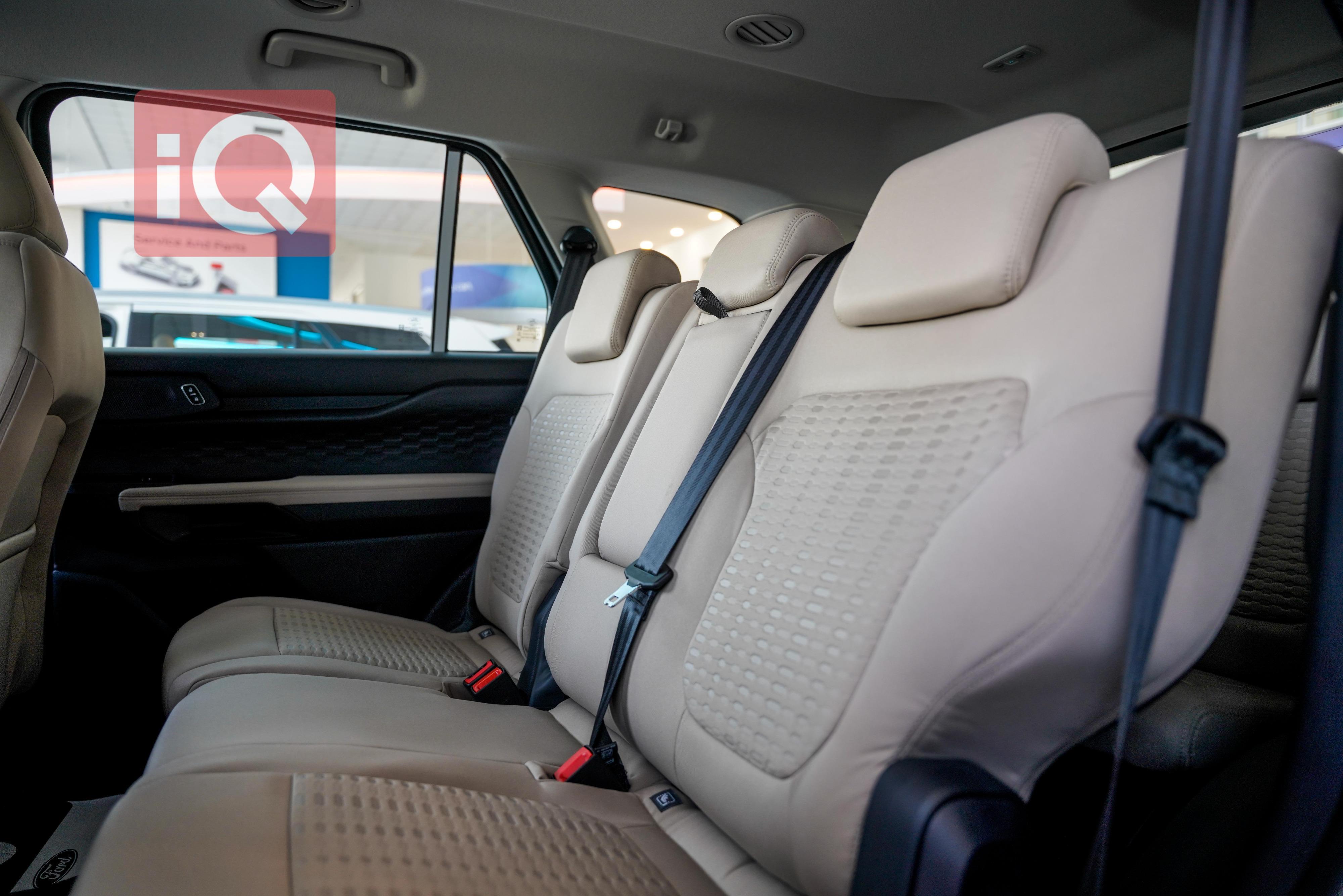 https://cdn.iqcars.ioimg-14.JPG